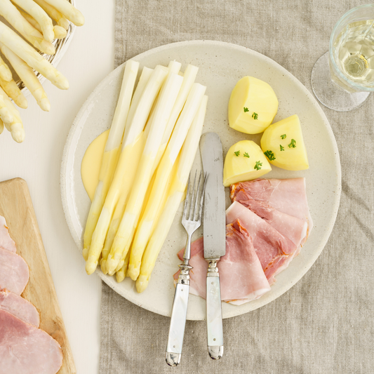 Aus der Weinliebhaber -Küche: Klassischer weißer Spargel mit Sauce Hollandaise, Schinken & Kartoffeln